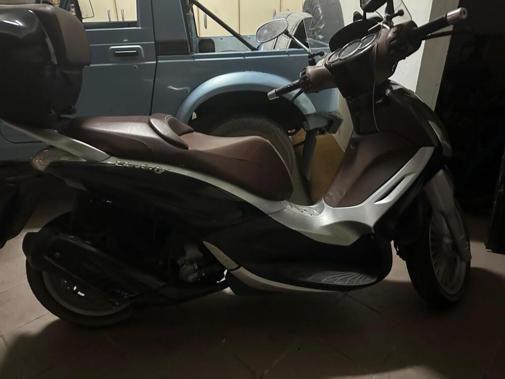 Piaggio Beverly 300 i.e. (2010 - 16) (2)