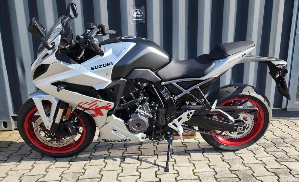 Suzuki GSX-8R (2024) (2)