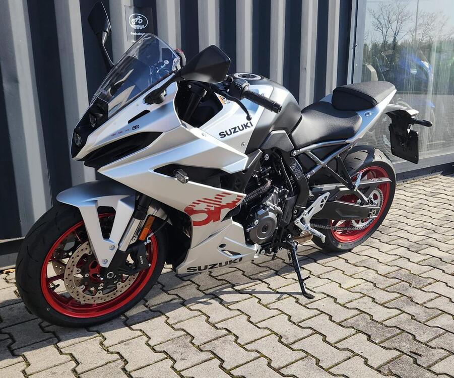 Suzuki GSX-8R (2024) (4)