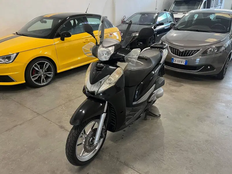 Honda SH 300 i ABS (2013 - 14) (2)