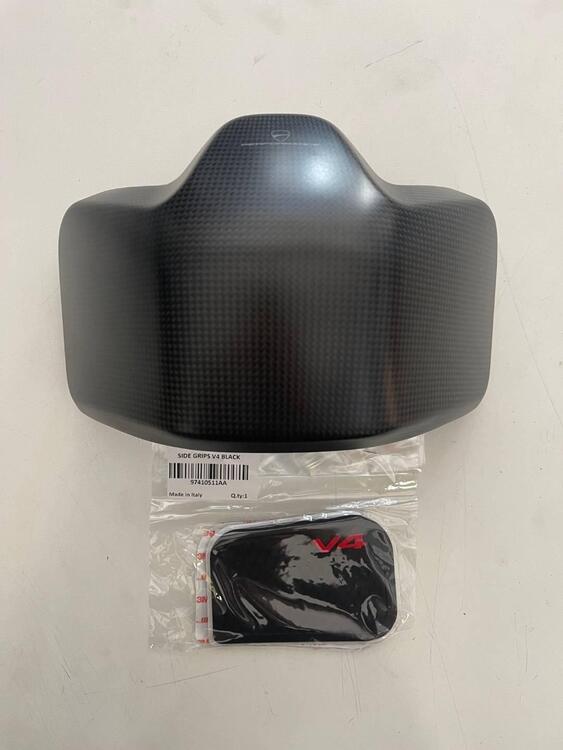 Add-on in carbonio per serbatoio PANIGALE V4-STREE Ducati