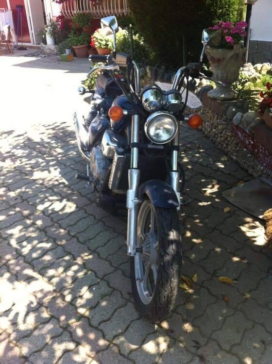 Honda VF 750 custom  (2)