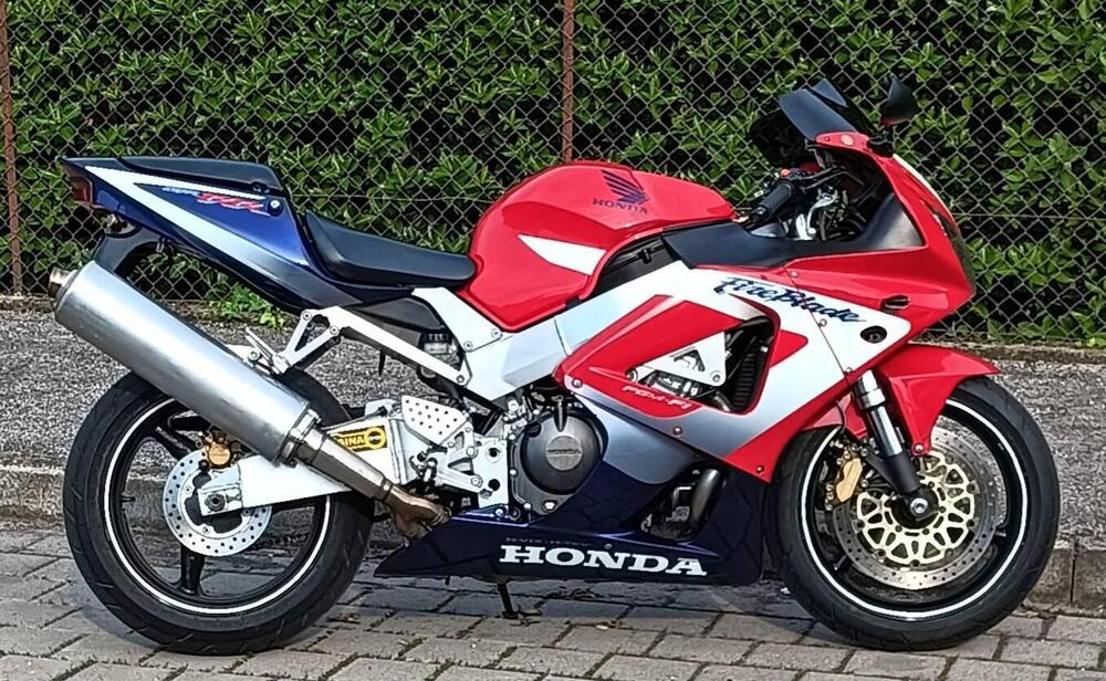 Honda CBR 900 RR Fireblade (2000 - 01) (4)