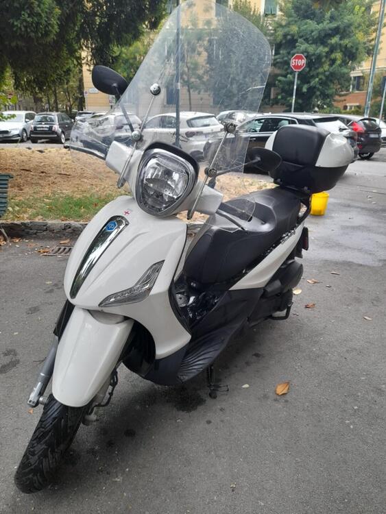 Piaggio Beverly 300 i.e. ABS-ASR (2016 - 20) (2)