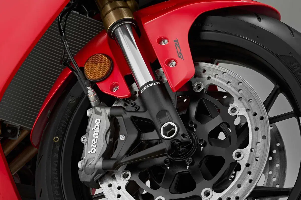 Novità QJMotor SRK800RR: già disponibile la nuova sportiva cinese, farà breccia nel mercato? (7)