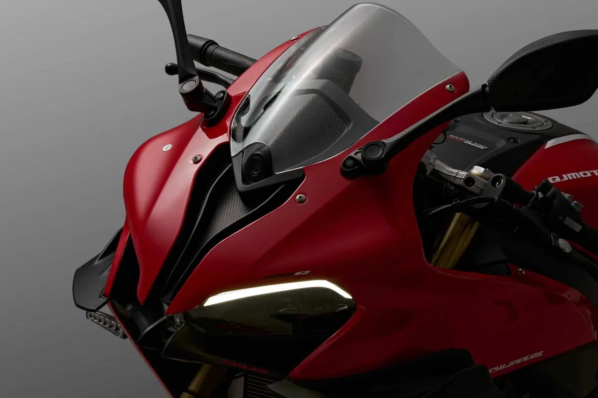 Novità QJMotor SRK800RR: già disponibile la nuova sportiva cinese, farà breccia nel mercato? (6)