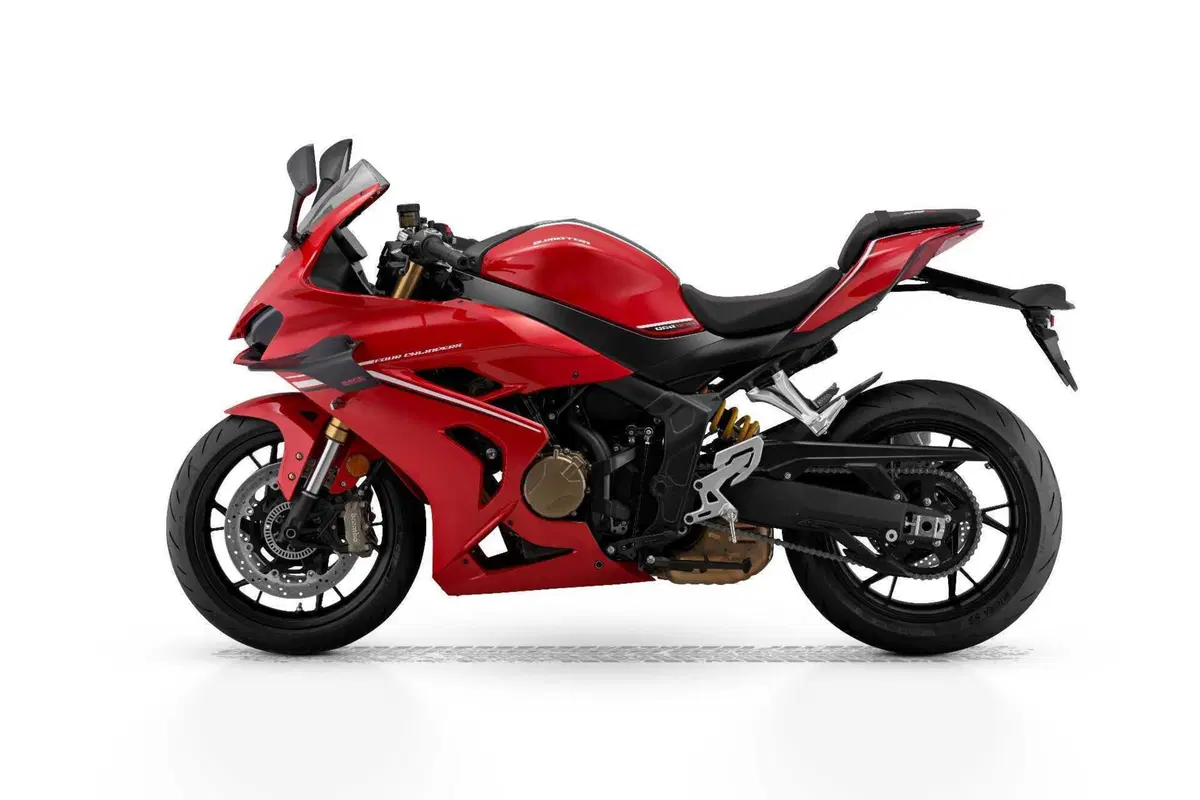 Novità QJMotor SRK800RR: già disponibile la nuova sportiva cinese, farà breccia nel mercato?