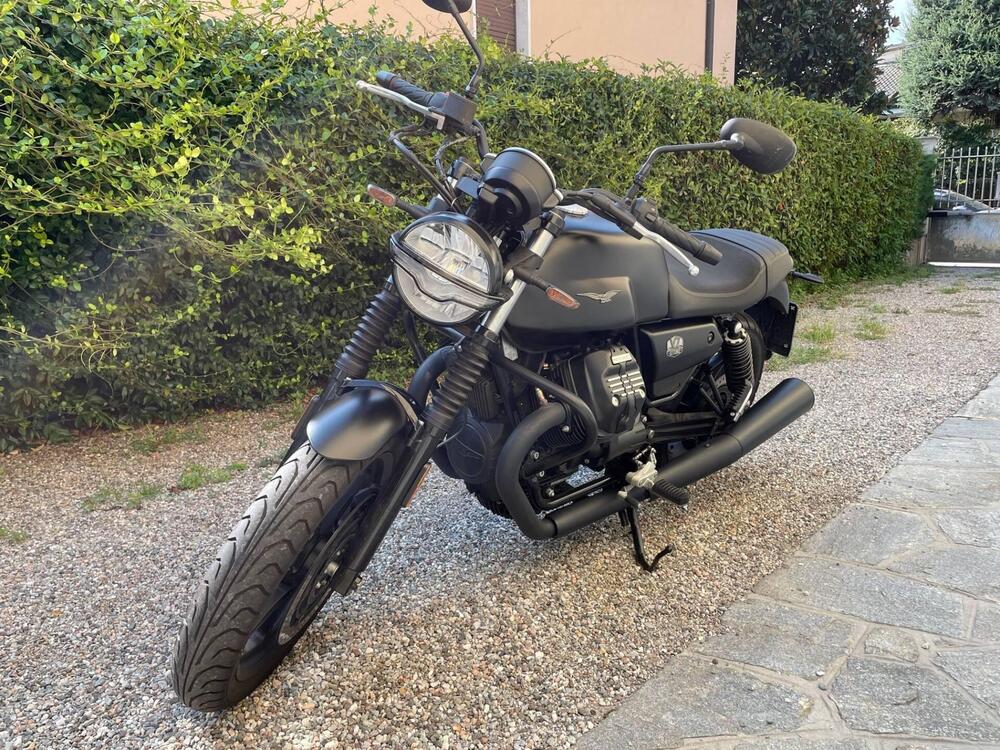 Moto Guzzi V7 850 Stone Special Abs (2021)