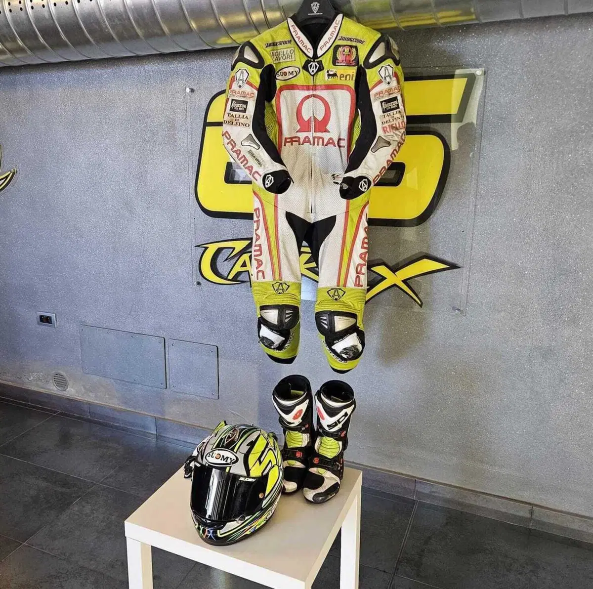 All’asta la collezione di Loris Capirossi, il ricavato in beneficenza