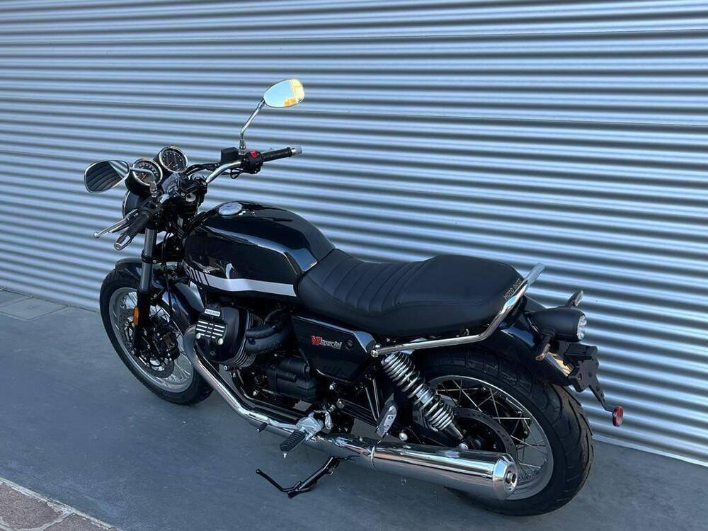 Moto Guzzi V7 Special (2021 - 24) (5)