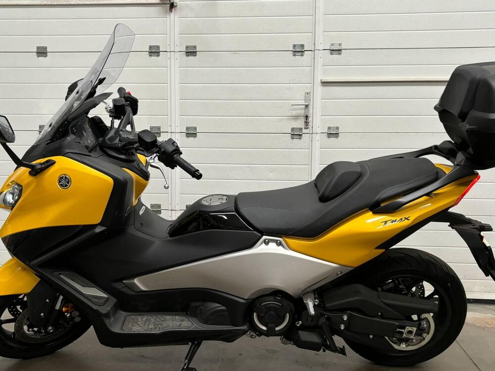 Yamaha T-Max 560 (2022 - 24) (4)