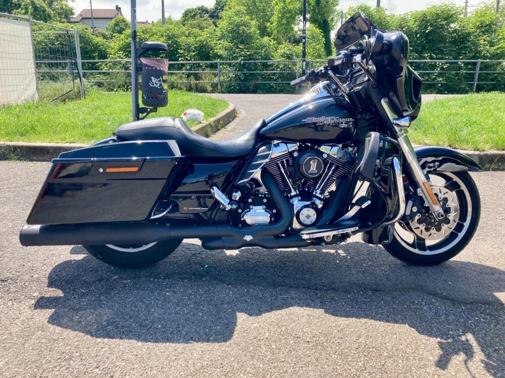 Harley-Davidson 1690 Street Glide (2011 - 13) - FLHX (2)