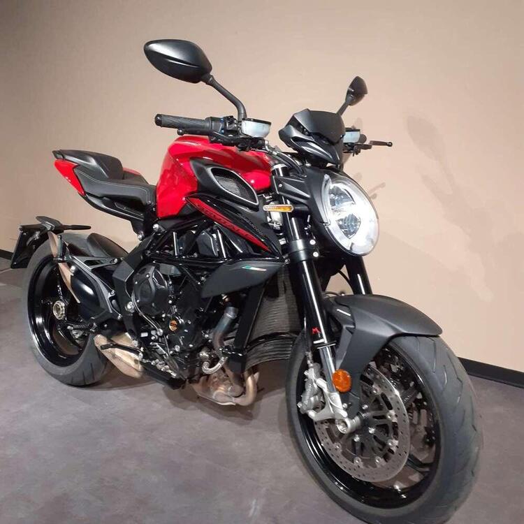 MV Agusta Brutale 800 Rosso (2021 - 23) (4)