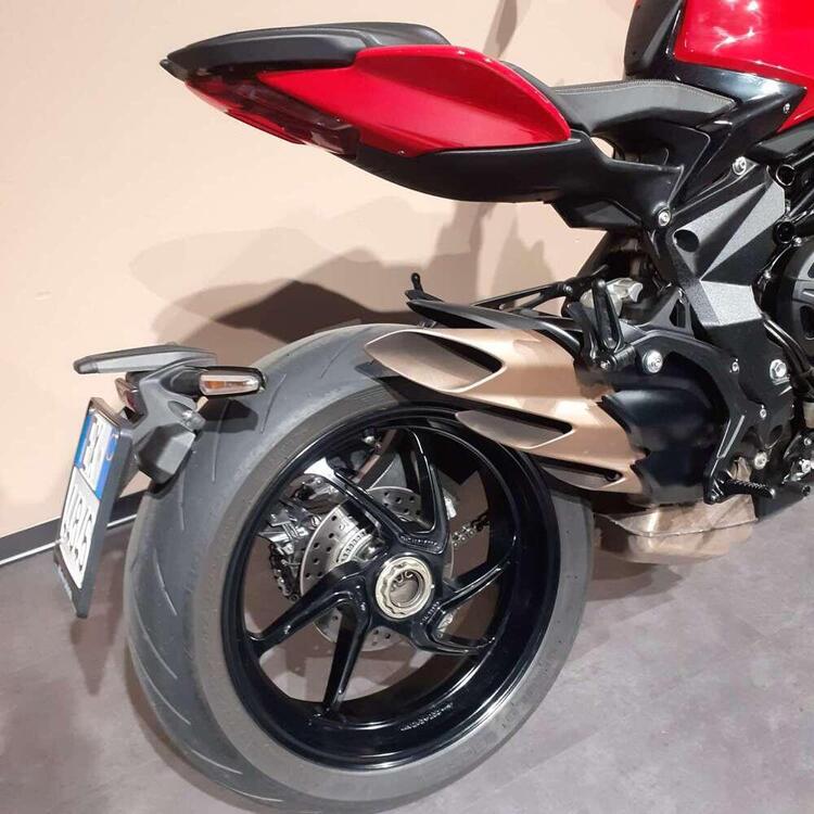 MV Agusta Brutale 800 Rosso (2021 - 23) (5)