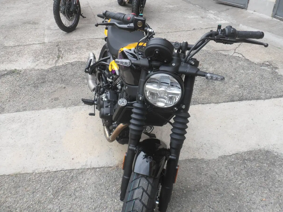 Royal Enfield Guerrilla 450 (2024 - 26) (2)