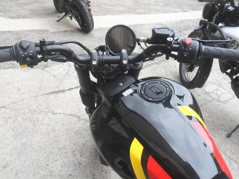 Royal Enfield Guerrilla 450 (2024 - 26) (5)