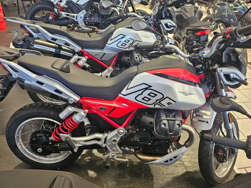 Moto Guzzi V85 TT (2024 - 26)