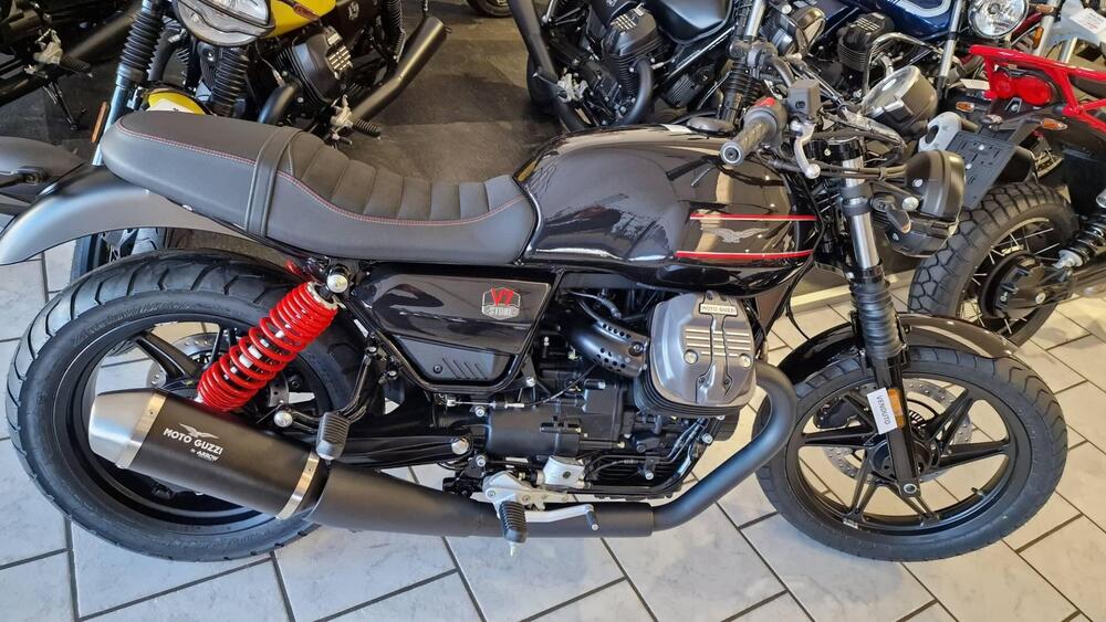 Moto Guzzi V7 Special Edition (2022 - 24) (3)