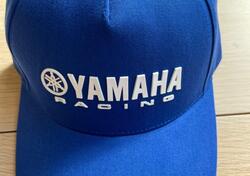 CAPELLO CON VISIERA YAMAHA RACING