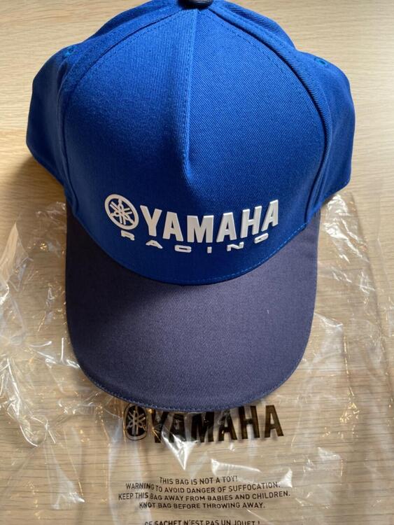 CAPELLO CON VISIERA YAMAHA RACING UOMO