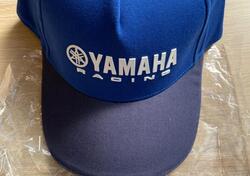 CAPELLO CON VISIERA YAMAHA RACING UOMO