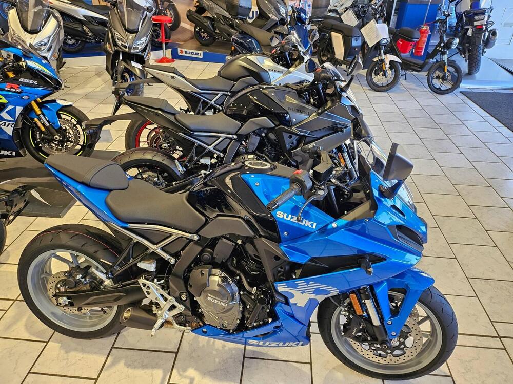 Suzuki GSX-8R (2024) (4)