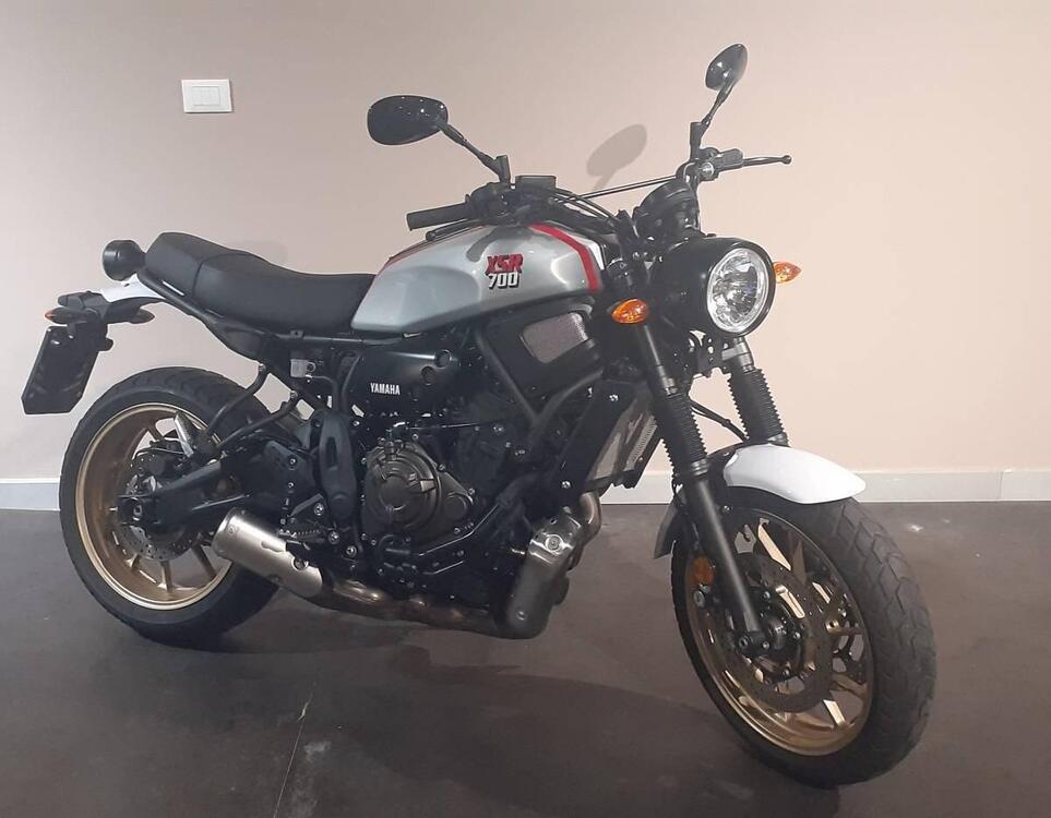 Yamaha XSR 700 XTribute (2021) (2)