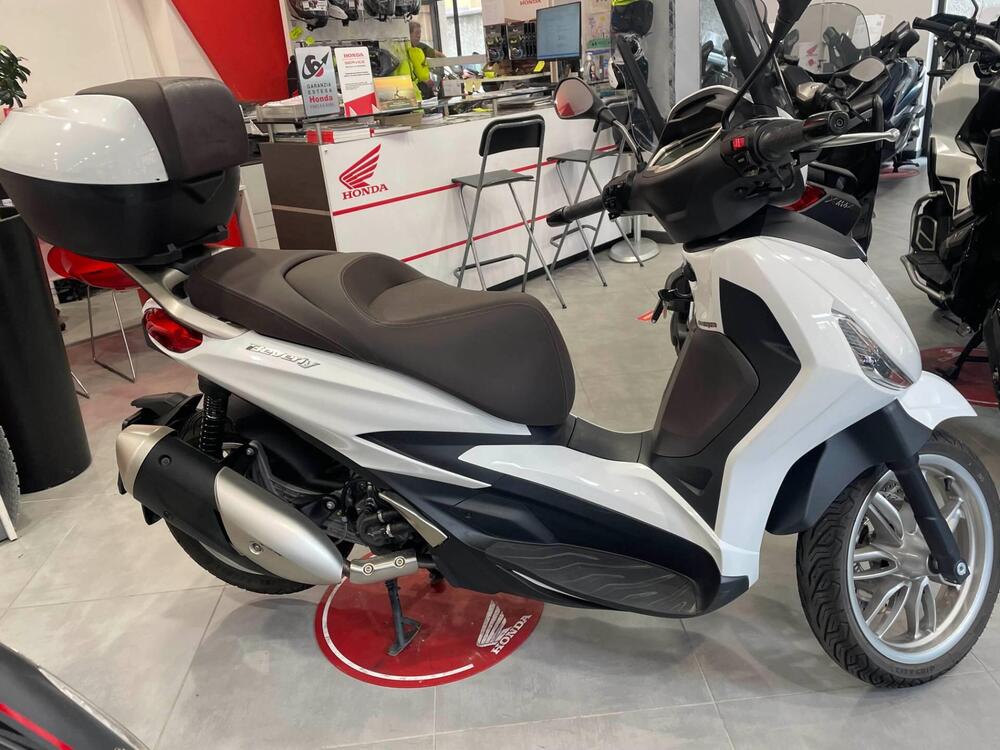 Piaggio Beverly 350 Tourer (2020) (2)