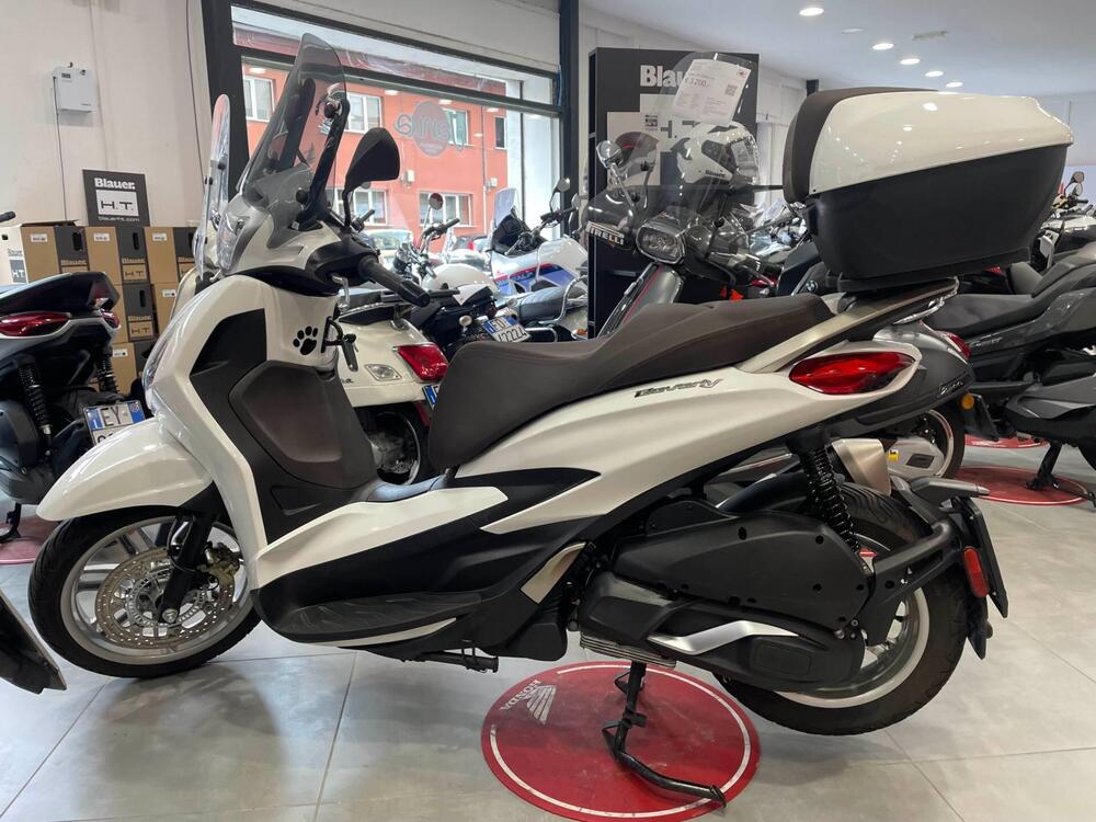 Piaggio Beverly 350 Tourer (2020) (4)