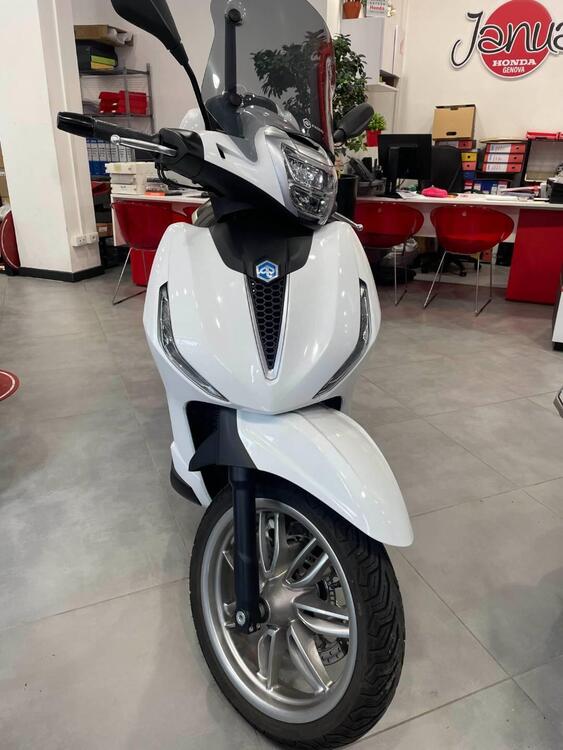 Piaggio Beverly 350 Tourer (2020) (5)