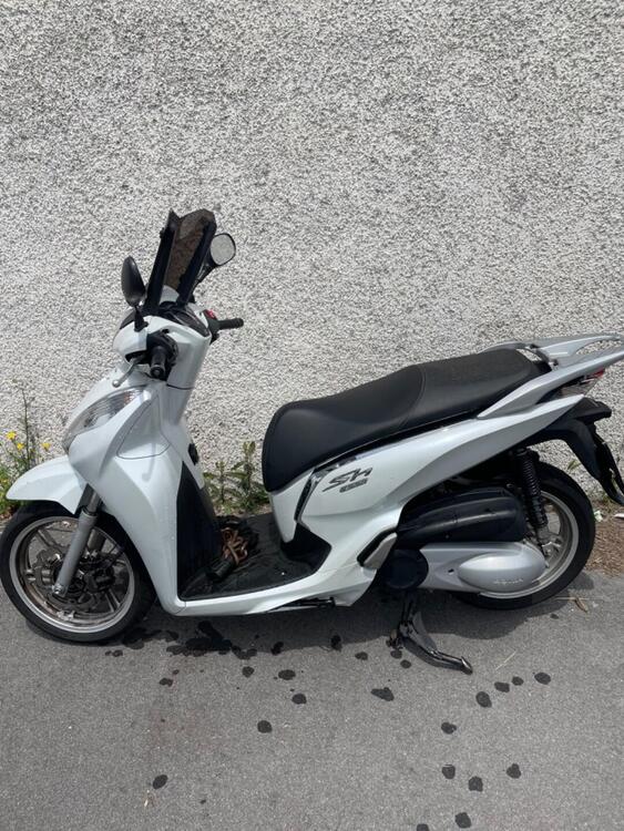 Honda SH 300 i ABS (2016 - 20) (3)