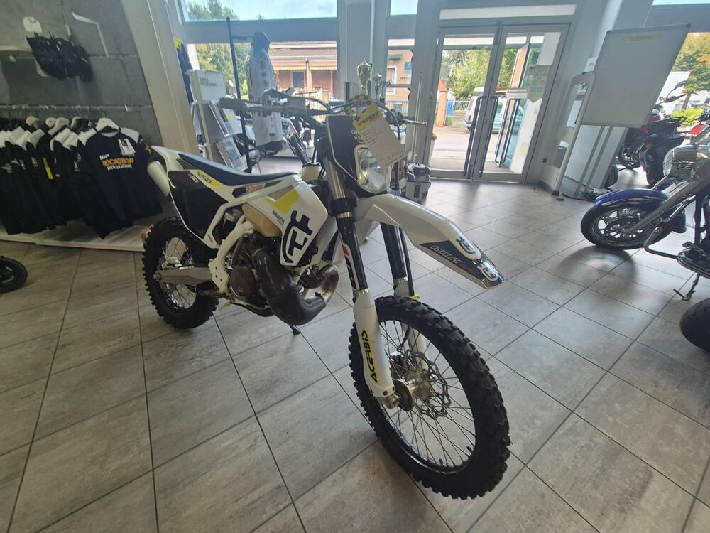 Husqvarna TE 250i (2019) (2)