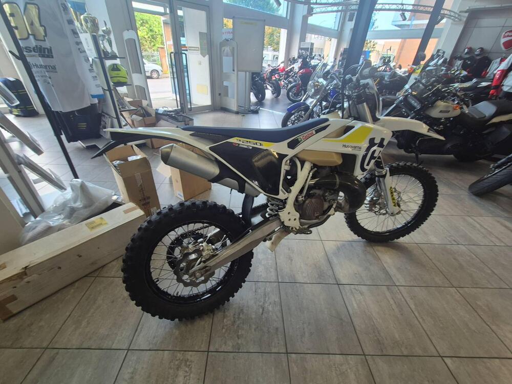 Husqvarna TE 250i (2019) (3)