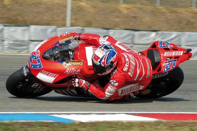 Vedute all&rsquo;asta la Ducati Desmosedici Gp3 di Loris Capirossi e la Gp7 di Casey Stoner