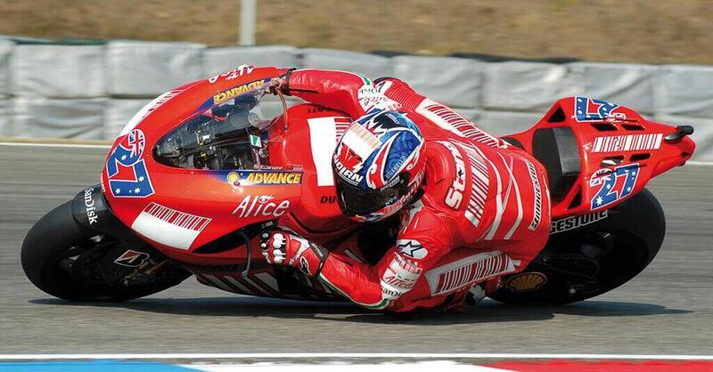 Vedute all&rsquo;asta la Ducati Desmosedici Gp3 di Loris Capirossi e la Gp7 di Casey Stoner