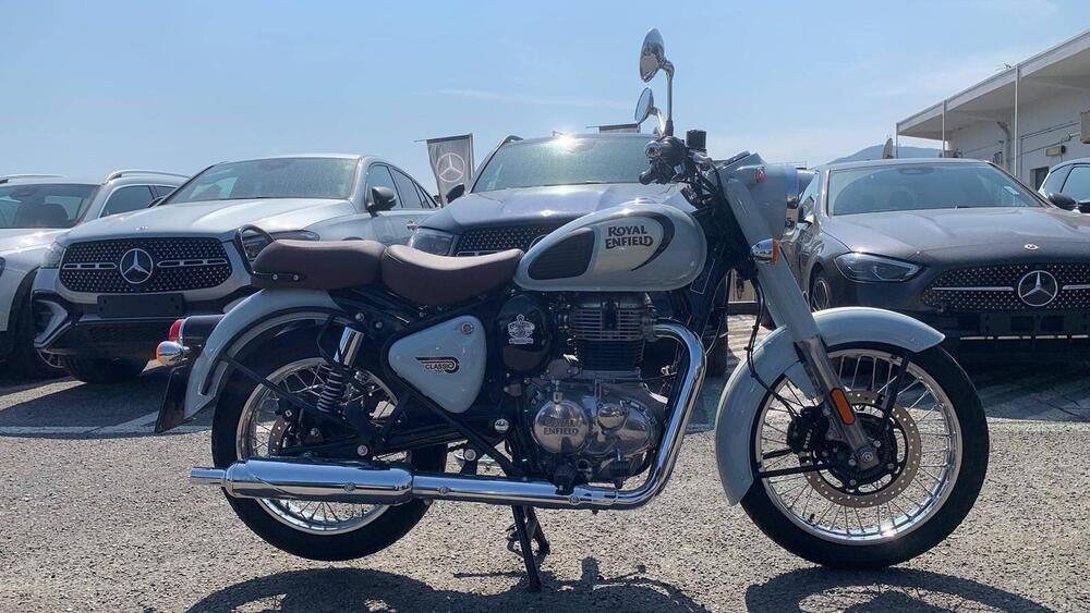 Royal Enfield Classic 350 (2021 - 24) (4)