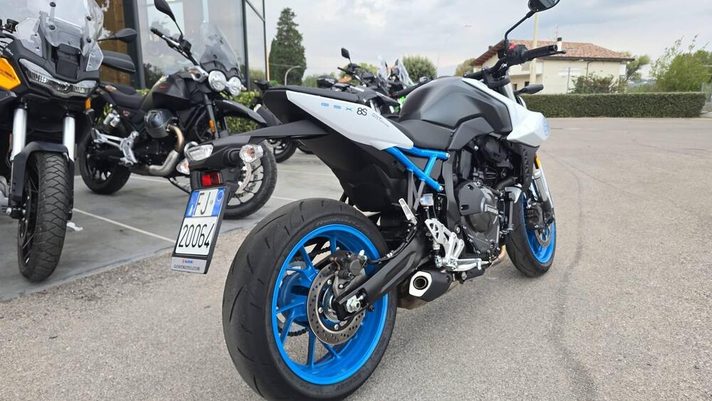 Suzuki GSX-8S (2023 - 24) (3)