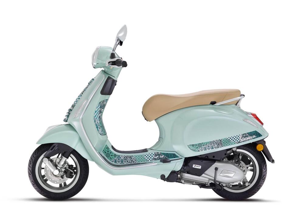 Vespa Primavera 125 Batik (2024) (2)