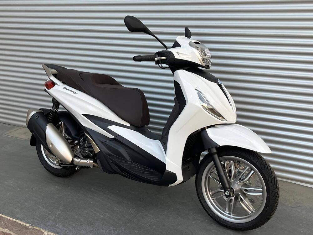 Piaggio Beverly 300 ABS-ASR (2021 - 24) (3)