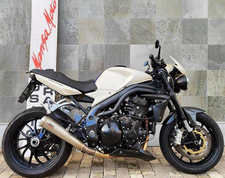 Triumph Speed Triple 1050 (2005 - 11) (3)