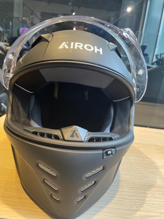 Casco AIROH (2)