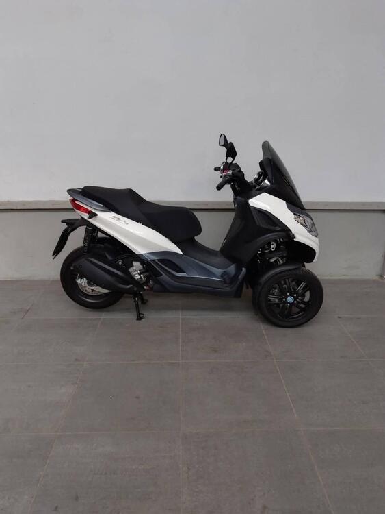 Piaggio MP3 300 ABS Hpe (2021 - 24) (2)