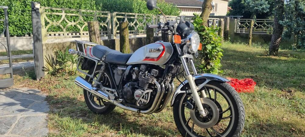 Yamaha XJ550