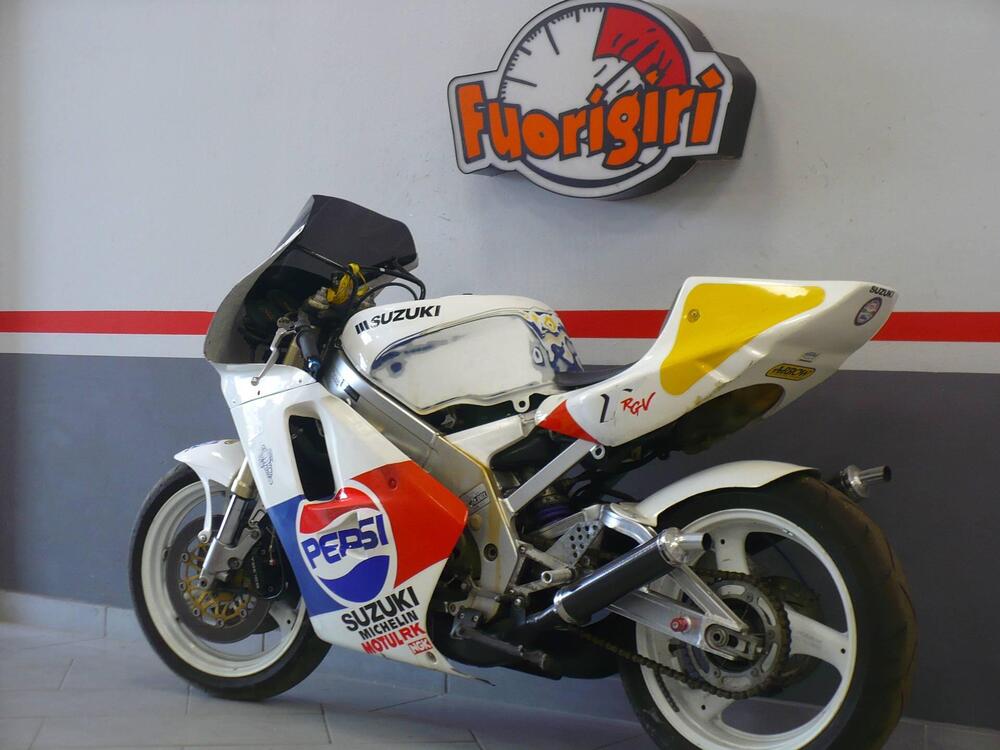 Suzuki RGV 250 (1989 - 97) (3)