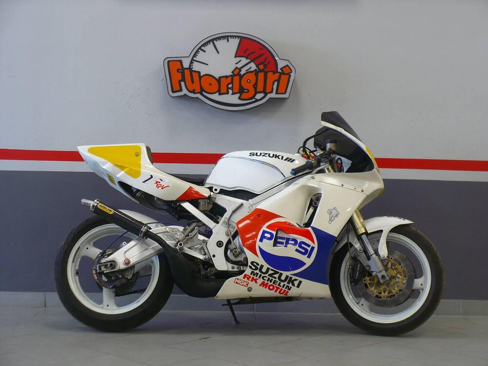 Suzuki RGV 250 (1989 - 97) (4)