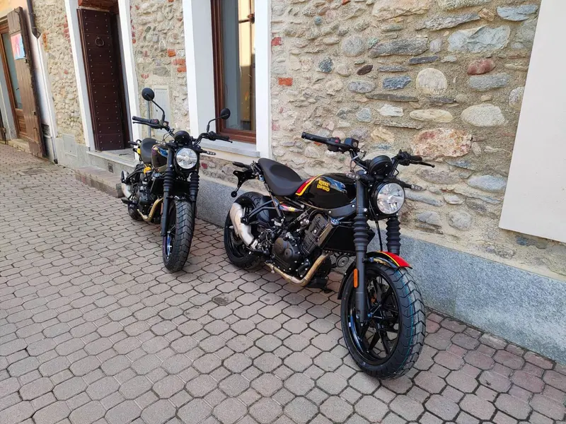 Royal Enfield Guerrilla 450 (2024 - 26) (4)