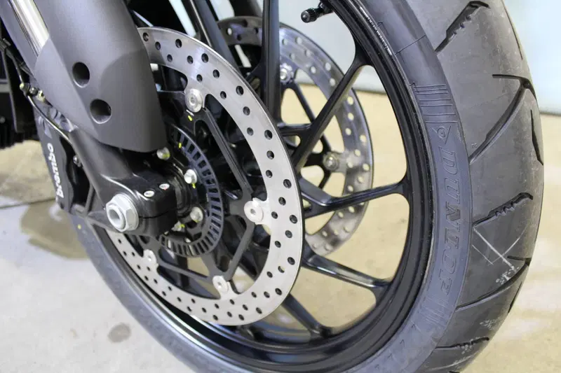 Moto Guzzi V85 Strada (2024 - 26) (7)