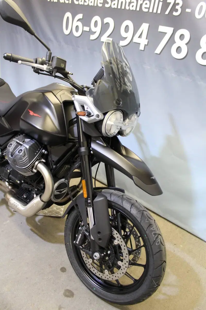 Moto Guzzi V85 Strada (2024 - 26) (8)