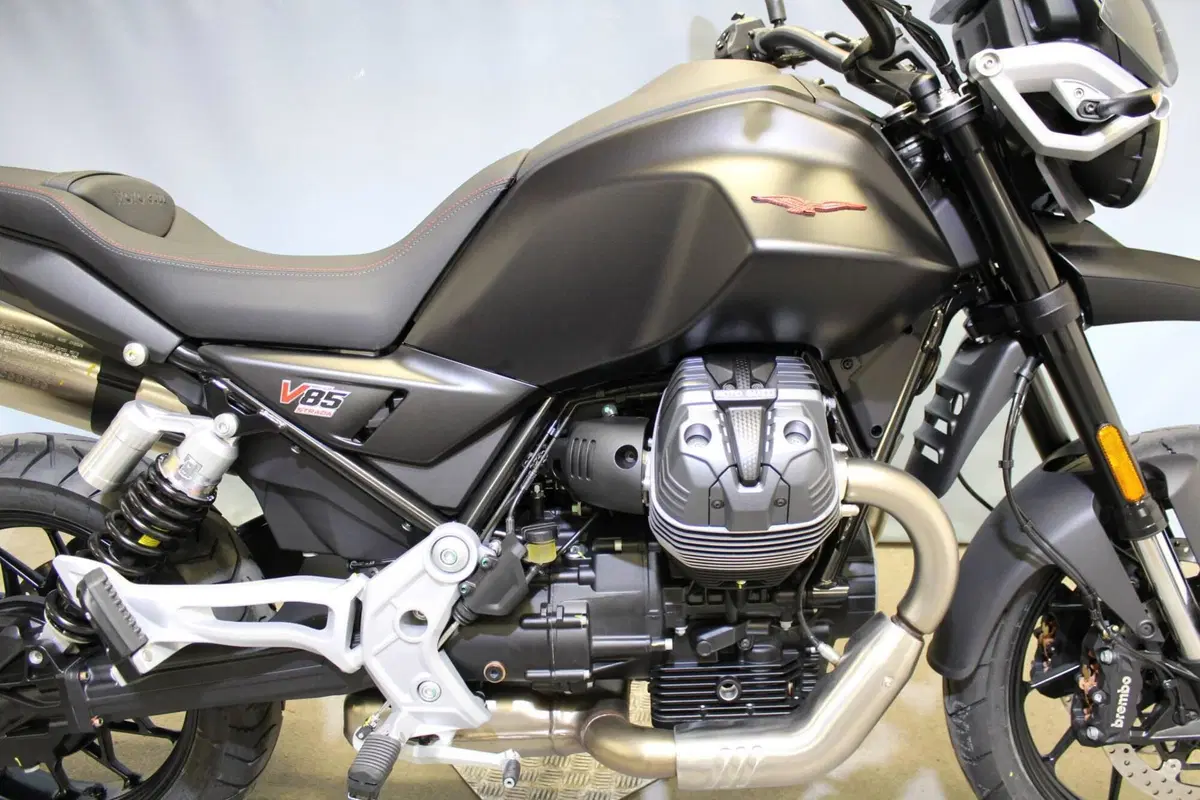 Moto Guzzi V85 Strada (2024 - 26) (9)