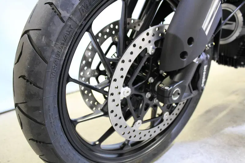 Moto Guzzi V85 Strada (2024 - 26) (15)